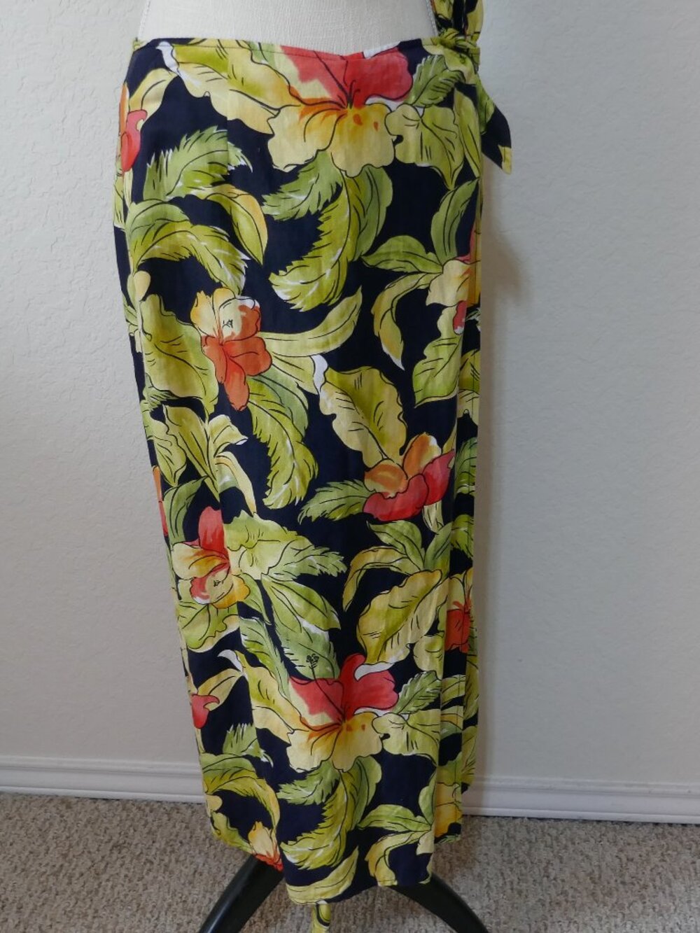 Talbots Linen Blend Black Wrap Skirt Midi Floral Resort Cruise 14 Petite